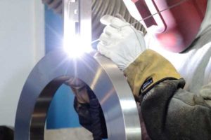 interruptores de passagem, Flanges roscadas, Flanges de solda de soquete, Parafusos de flanges, Flange de anel, Flanges de interruptores de passagem, Flanges de pescoço de solda, Flange de orifício, Cortinas de óculos ANSI / ASME B16.5, Persianas para remos